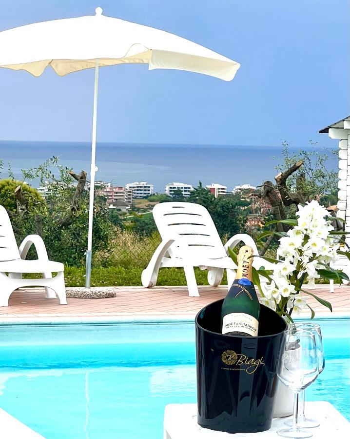 Vigneto - Italian Restaurant & B&B Villa Rosa Di Martinsicuro 外观 照片