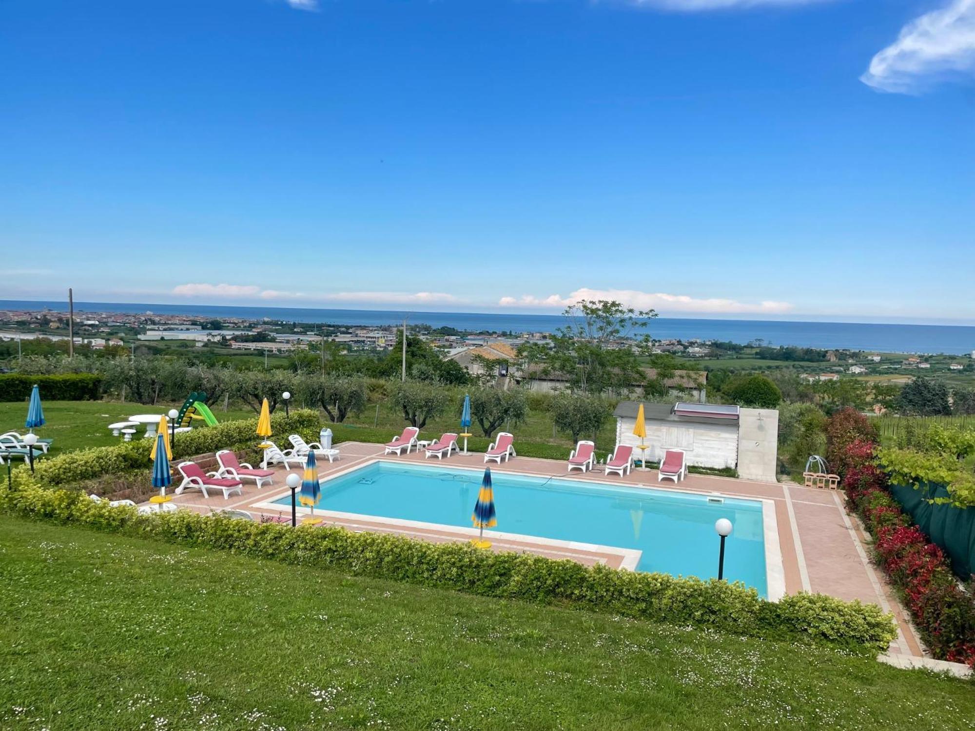 Vigneto - Italian Restaurant & B&B Villa Rosa Di Martinsicuro 外观 照片
